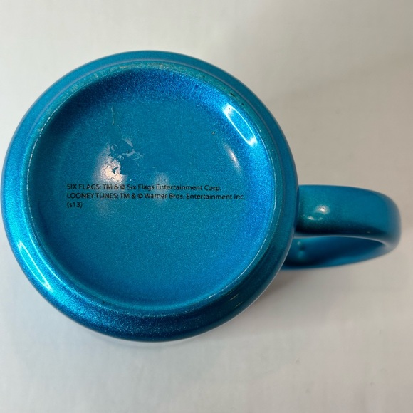 Looney Tunes Six Flags Coffee Mug Blue Glitter Tweety Bird 14 ounces Warner Bros - Picture 4 of 5